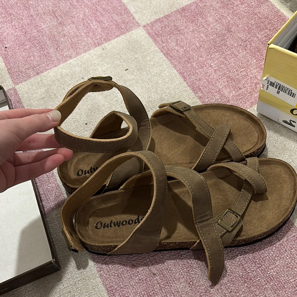 Outwoods Brown Sandals with Contoured Footbed